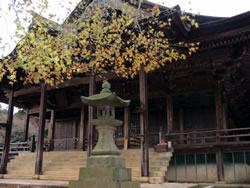 醍醐山頂には上醍醐寺最大の建造物である「開山堂」
