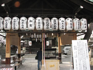 �q�a����{�a