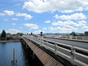 瀬田の唐橋（2010.8.28撮影）