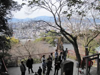 龍馬の墓からは京都の街が一望できます。
