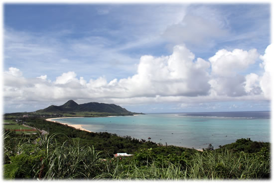 「玉取崎展望台」サンゴ礁の太平洋を望む。
