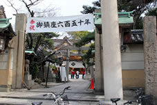 岸和田だんじり祭で、15台がお宮入りする「岸城神社」