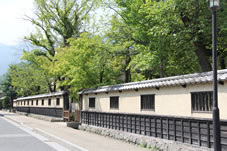 文武学校の塀