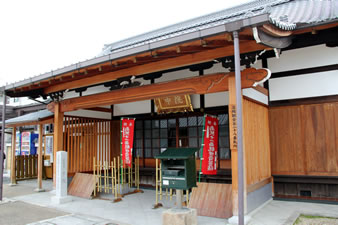「中院」は壬生寺の塔頭で、本尊は十一面観世音菩薩(鎌倉時代)。