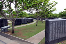 「平和の礎」沖縄戦で亡くなった全ての人々の氏名を刻んである祈念碑。