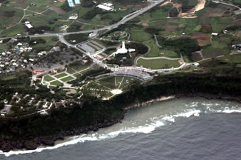 上空から「沖縄平和祈念公園」