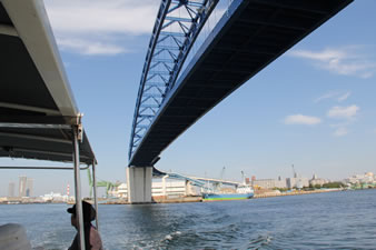 「千歳橋」は、大正区鶴町?大正区北恩加島間への架橋です。（全長：365m）