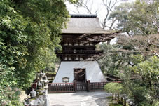 「鐘楼」は、鎌倉初期の建築です。