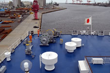 ���`���^�O�{�[�g�Ɉ�����āA���݁B