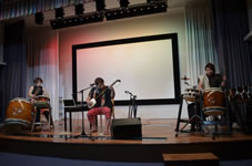 ���E���W�Ŗ���J�Â���閳�����C�u