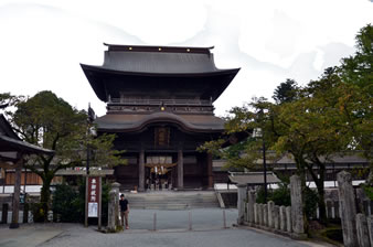楼門は日本三大楼門の一つ