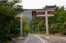 真山神社の鳥居。