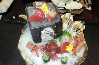 �ԕ䉷�� ���ʂ����u�ˋg�v�̗[�H�u���y��ȁv�B