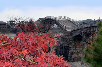 紅葉と錦帯橋
