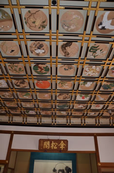 傘松閣は156畳敷の大広間。