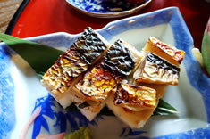 焼鯖寿司3貫