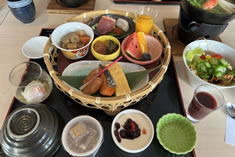 朝食を済ませて、10:00出発。 朝食を済ませて、10:00出発。