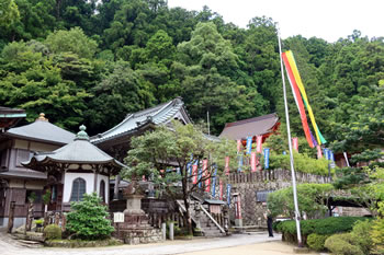 青岸渡寺境内 青岸渡寺境内