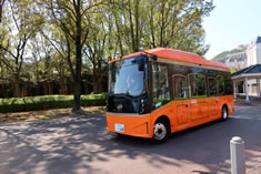 �n�E�X�e���{�X�̃p�[�N�o�X�Ƃ��������z�o�X�B